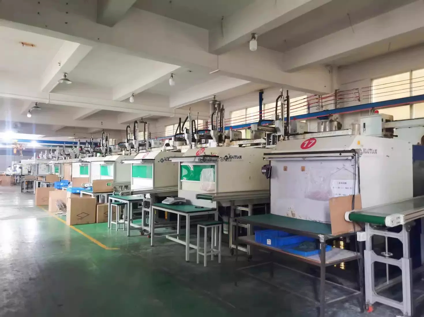 Phone case injection molding workshop